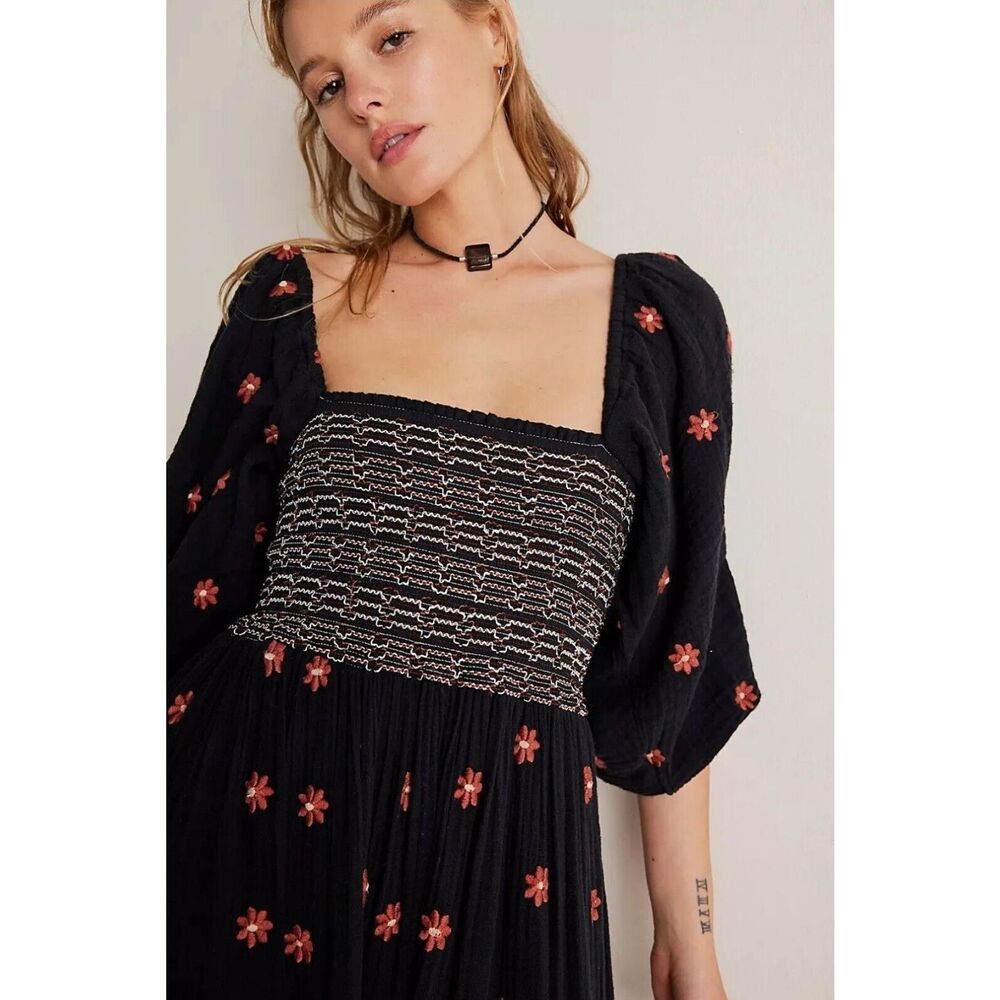 Free People Dahlia Embroidered Maxi Dress Black Combo Smocked Floral  B37 - Picture 3 of 9